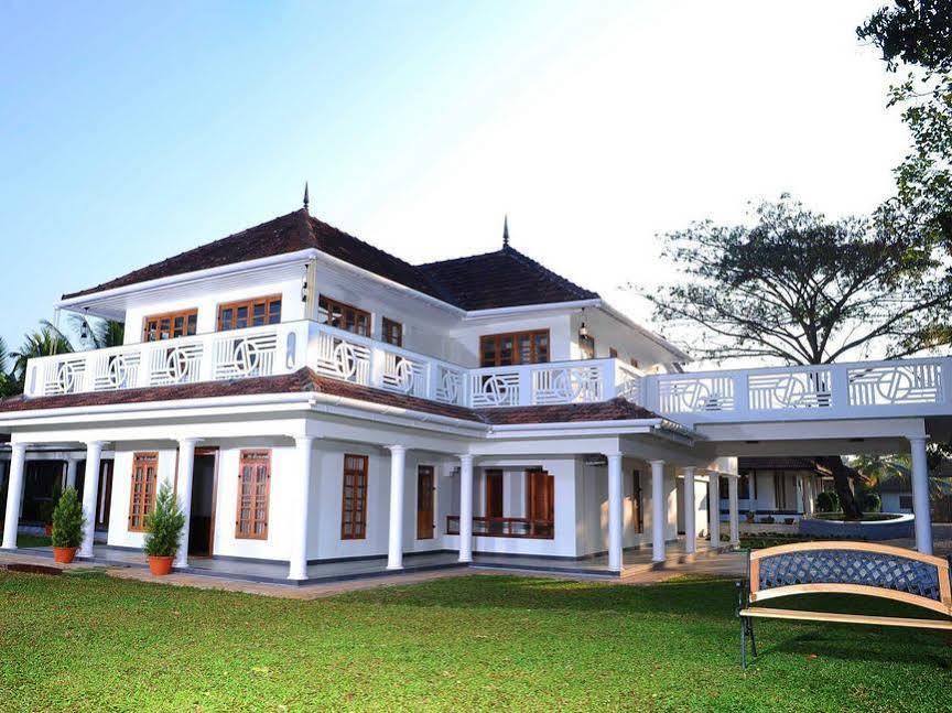 Triveny River Palace Hotel Alappuzha Bagian luar foto