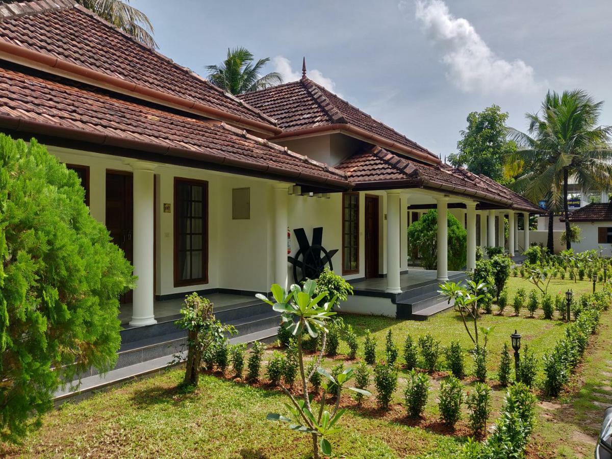 Triveny River Palace Hotel Alappuzha Bagian luar foto
