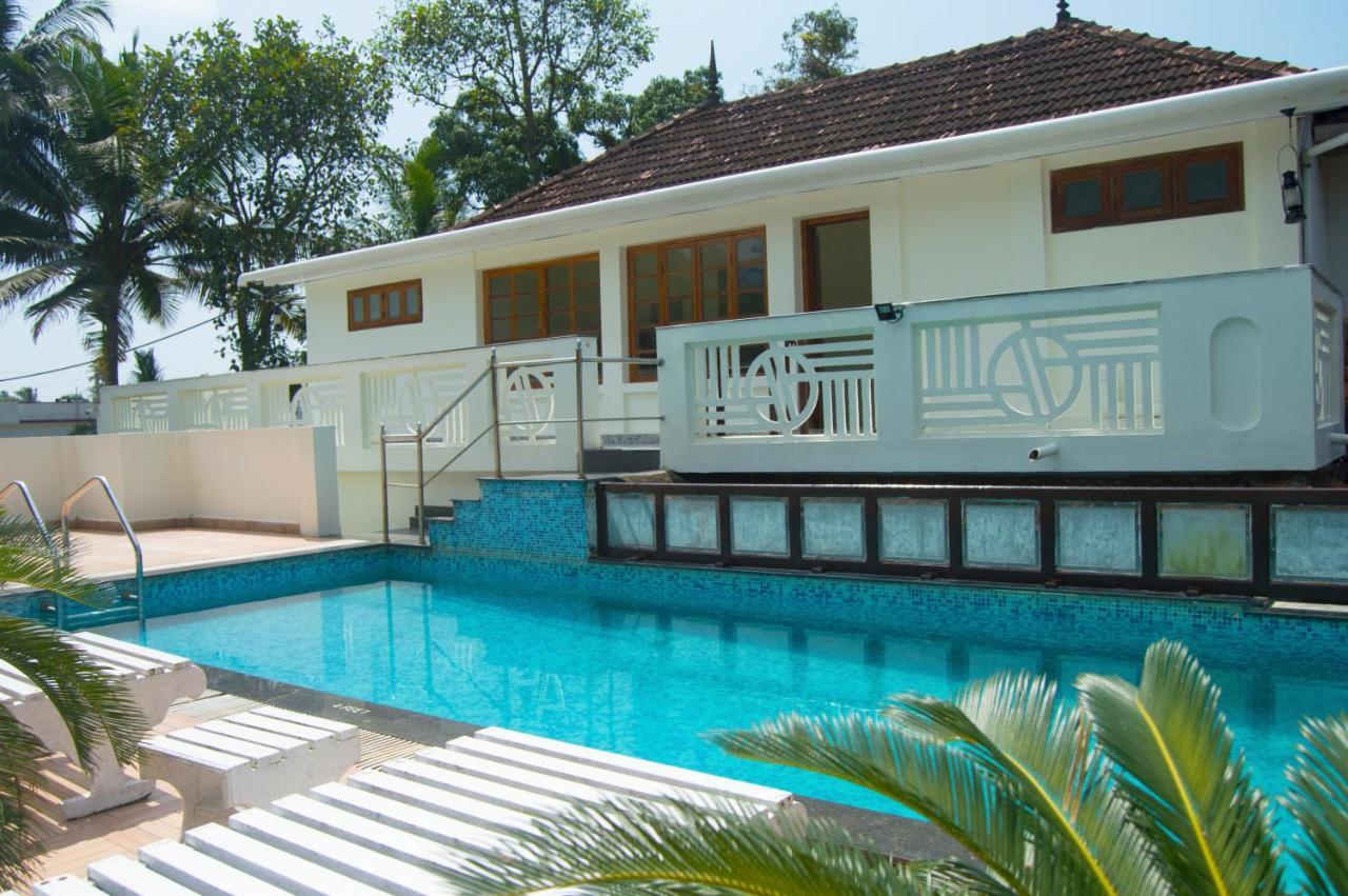 Triveny River Palace Hotel Alappuzha Bagian luar foto