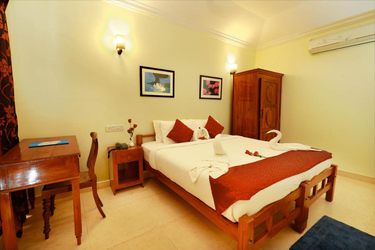 Triveny River Palace Hotel Alappuzha Bagian luar foto