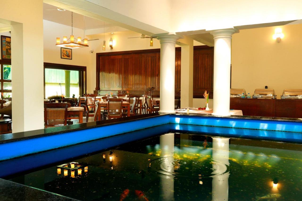 Triveny River Palace Hotel Alappuzha Bagian luar foto