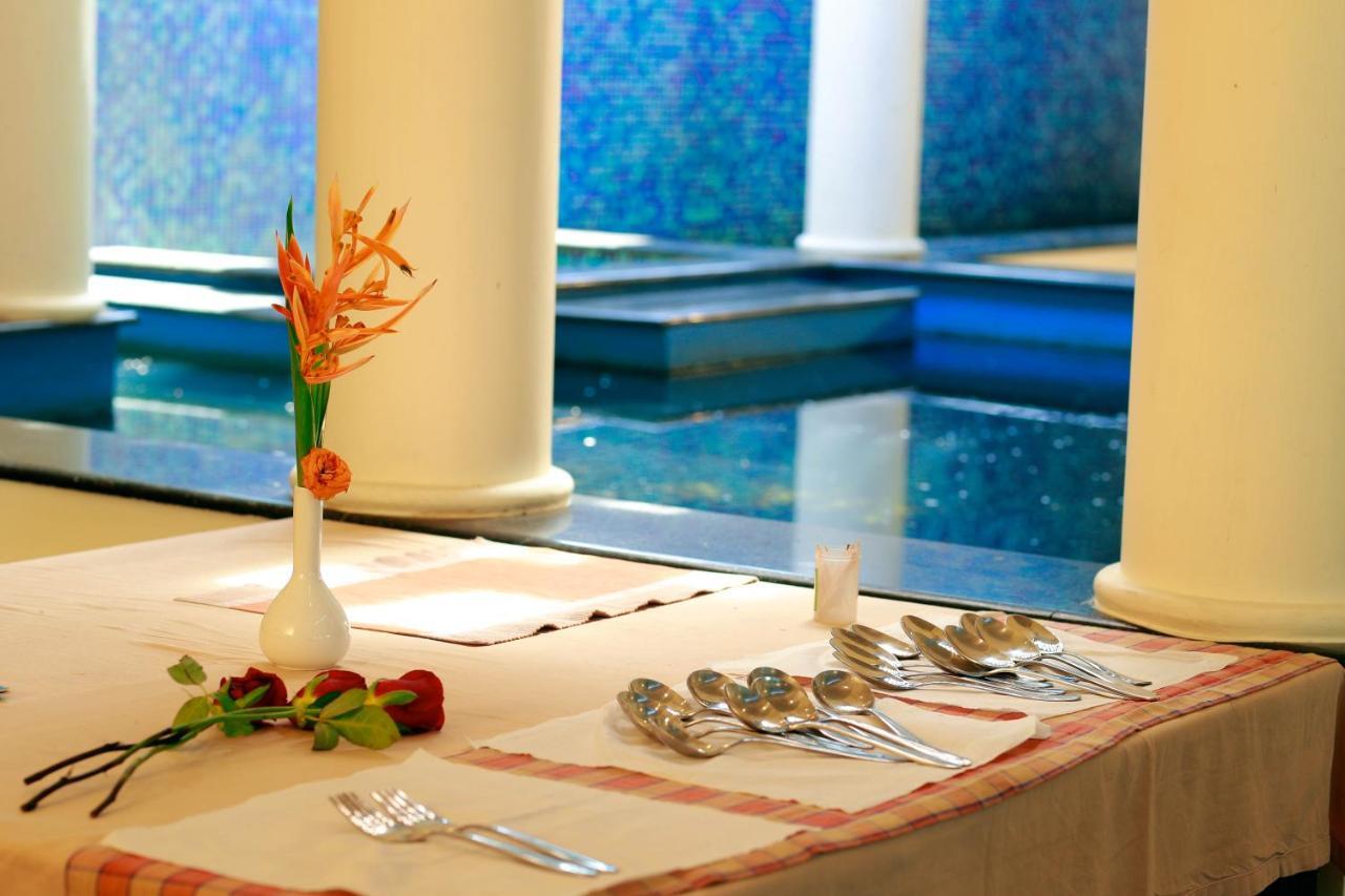 Triveny River Palace Hotel Alappuzha Bagian luar foto